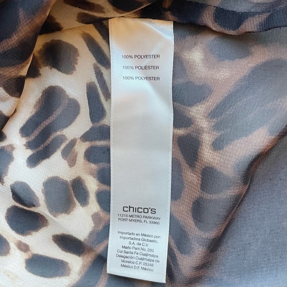 Chico’s Sheer Sleeveless Animal Print Button Down Blouse - Picture 9 of 9